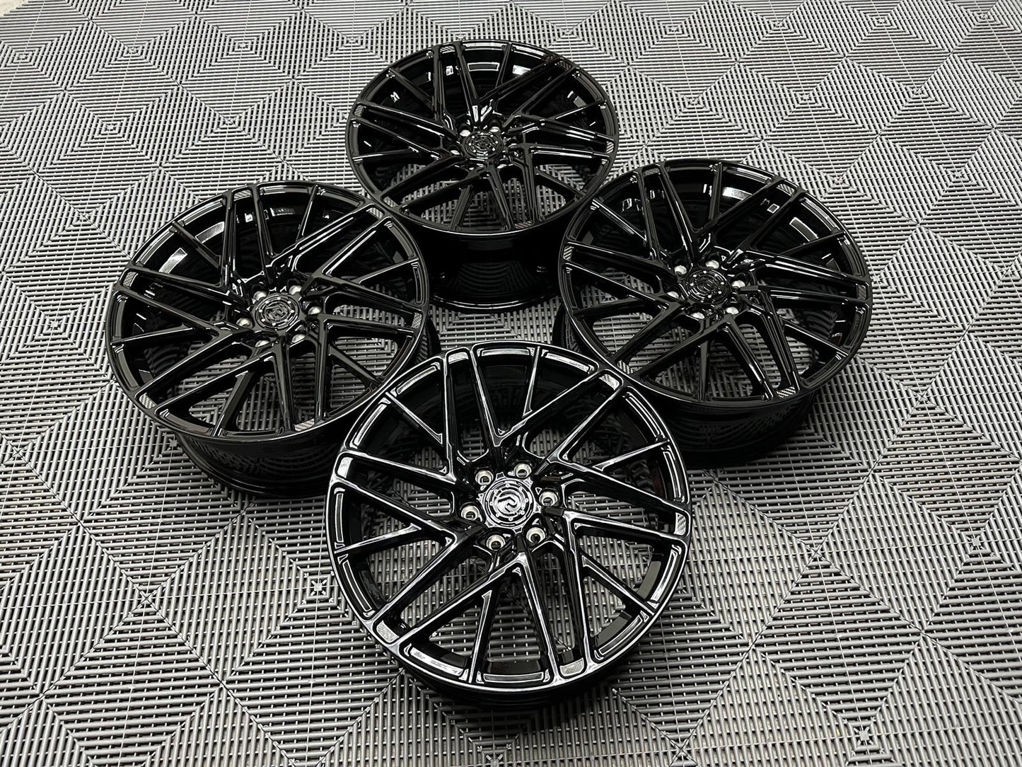 Motion R VS8 Fälgar