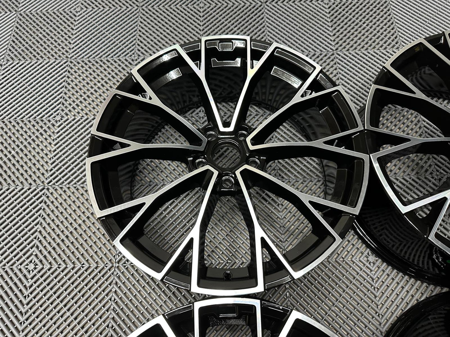 2025 VW Warmenau Inspirerade Lättmetallfälgar