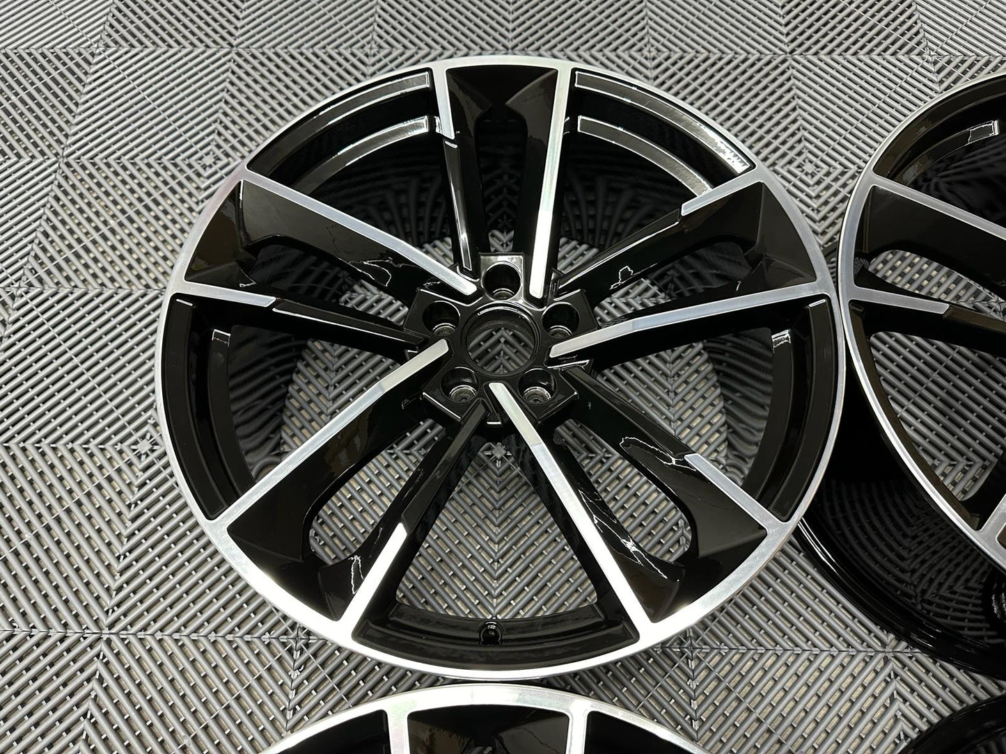 RS7 Performance Inspirerade Lättmetallfälgar