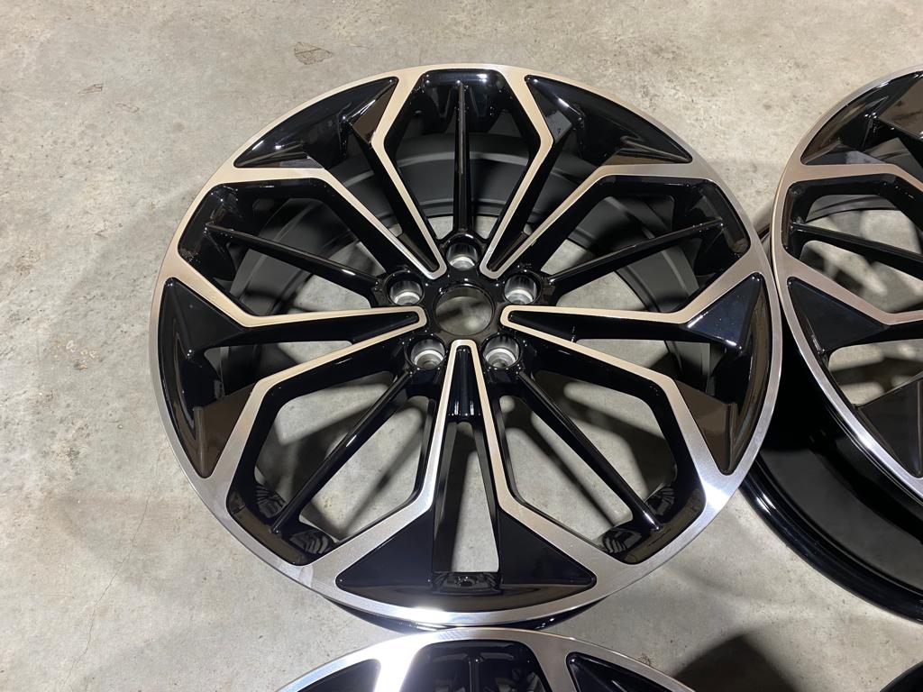 Ford Focus ST MK4 Inspirerade Lättmetallfälgar