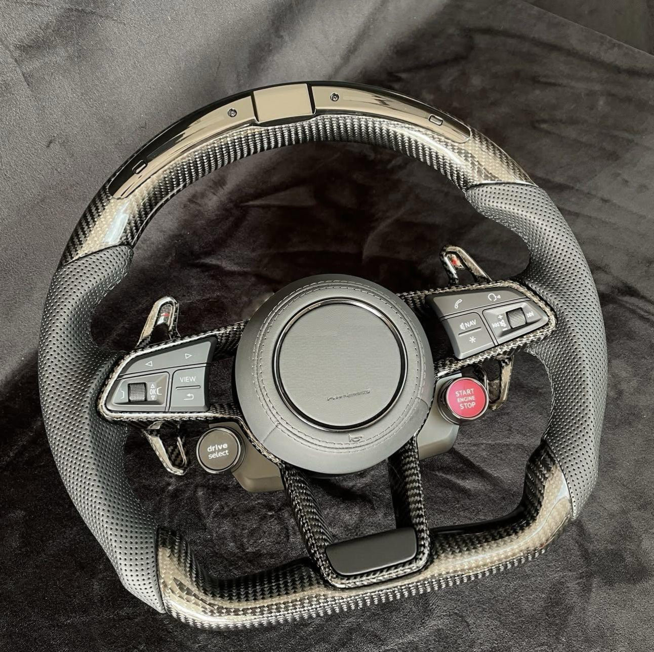 Sportratt i kolfiber med Audi R8 look (Passar till alla audi-modeller 2006+)