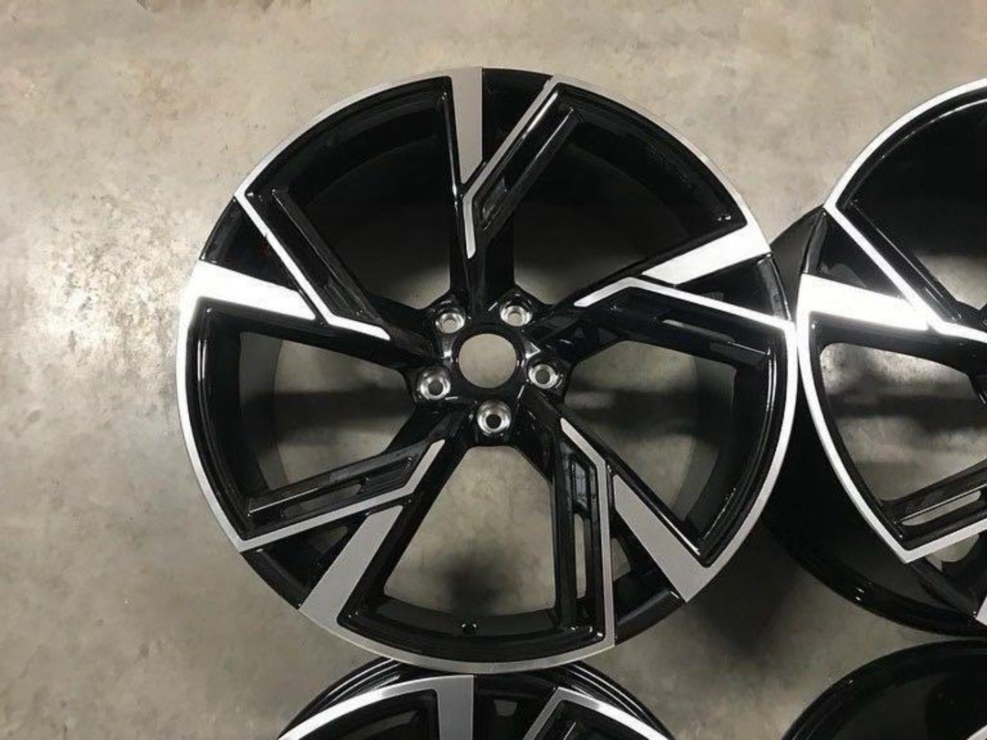 Lättmetallfälgar i RS6-stil - Black Diamond Cut design 20-22 tum