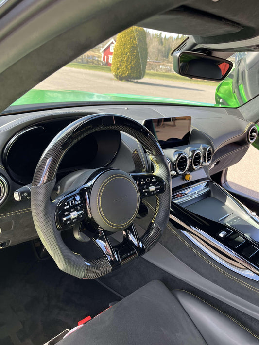 Sportratt med kolfiber & LED-display – Mercedes-kompatibel