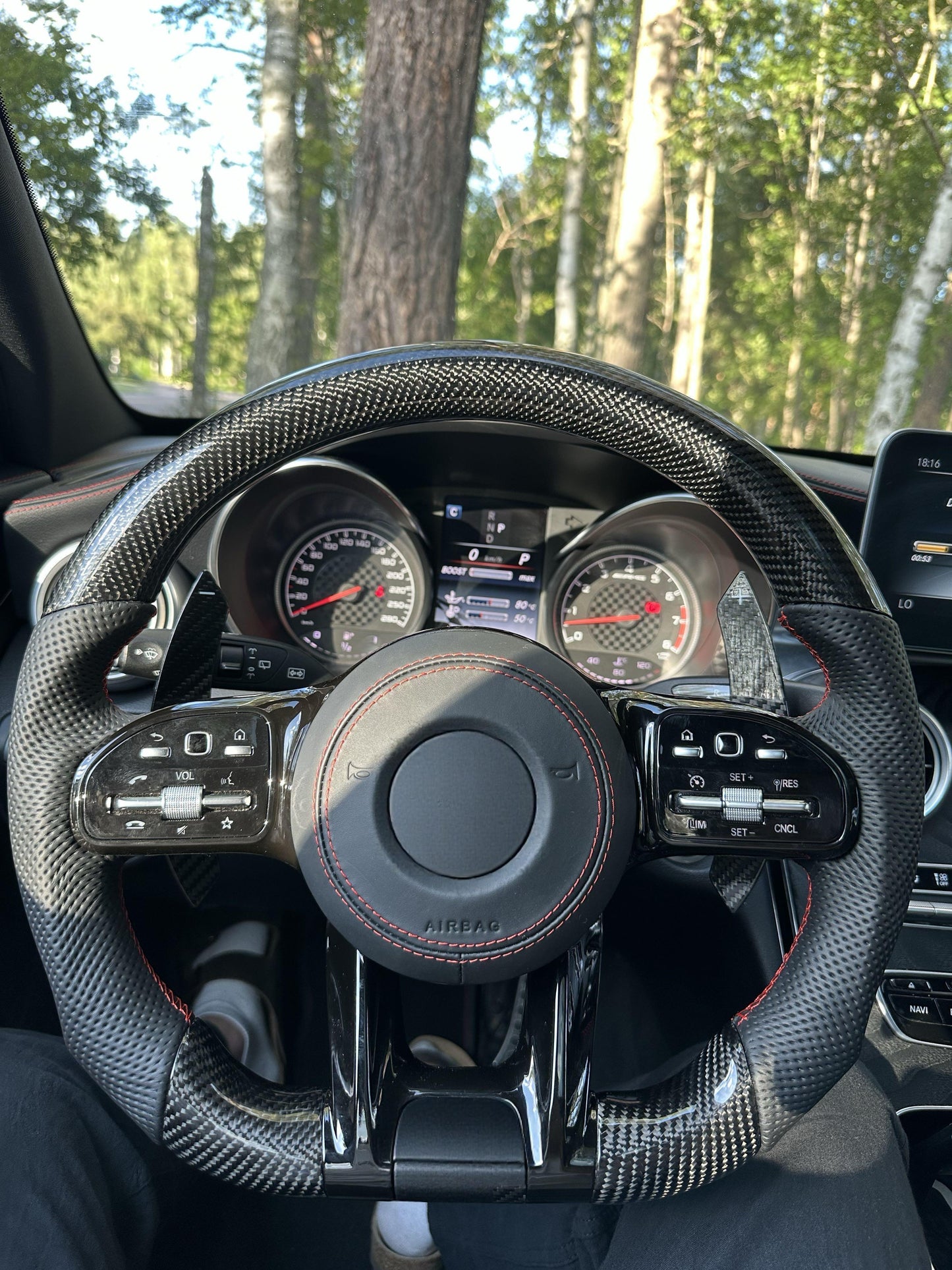 Facelift ratt till Mercedes - Kolfiber