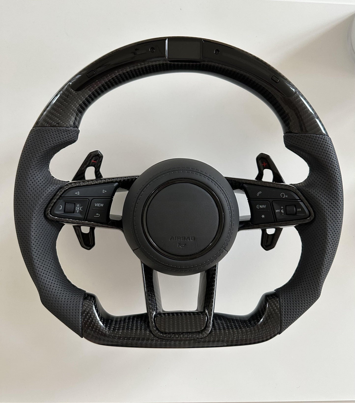 Sportratt i kolfiber med Audi R8 look (Passar till alla audi-modeller 2006+)
