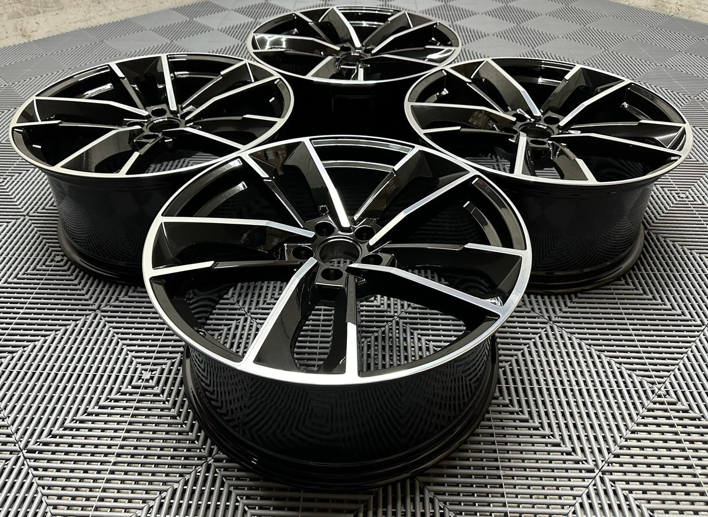RS7 Performance Inspirerade Lättmetallfälgar